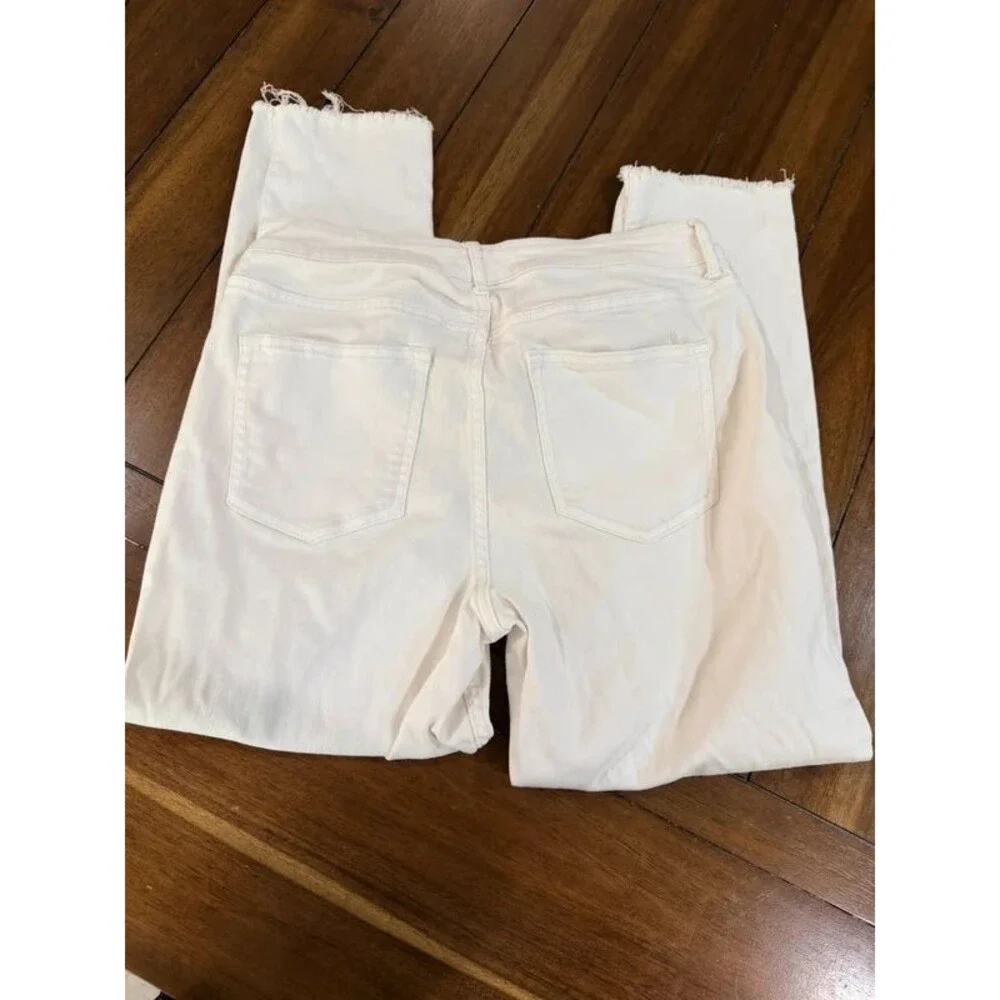 Maurices 13/14 White Cropped Straight Leg Jeans Raw Hem